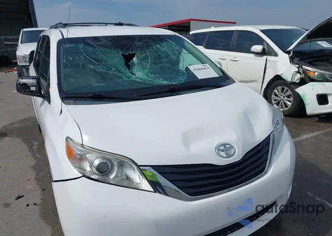 2011 Toyota Sienna Le z USA, uszkodzony, nr VIN 5TDKK3DC3BS045765